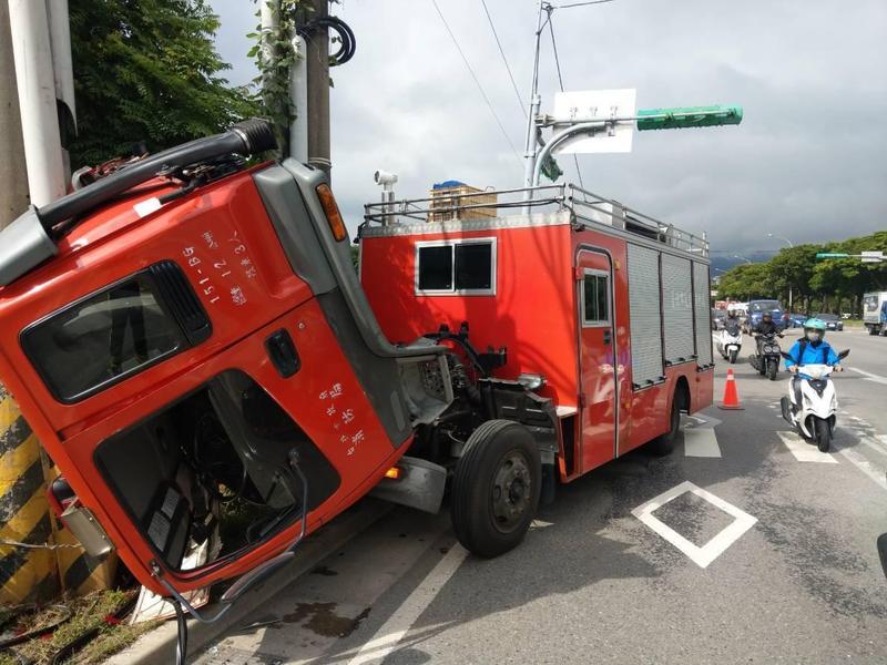 消防車 斷頭 駕駛噴飛消防小隊長遭輾壓離奇殞命