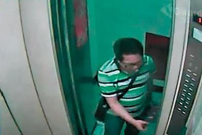監視器顯示，2014年4月27日藍坤俞搭電梯回家後，隨即消失無蹤，為此警方搜索整棟大樓。（翻攝畫面）