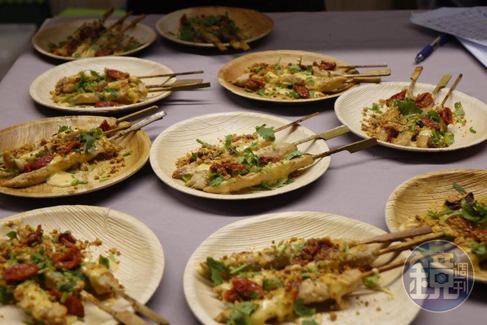 用舒康雞肉來做趴踢food「火烤雞柳串」。