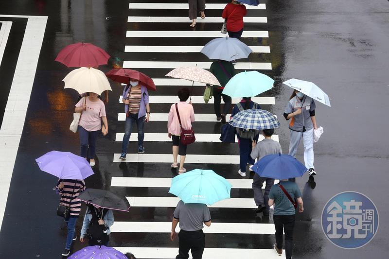 一張圖看懂梅雨鋒面時程氣象專家提醒一件事