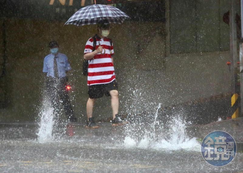 日本氣象預報首創雨勢指數用 雨傘 當指標太實用